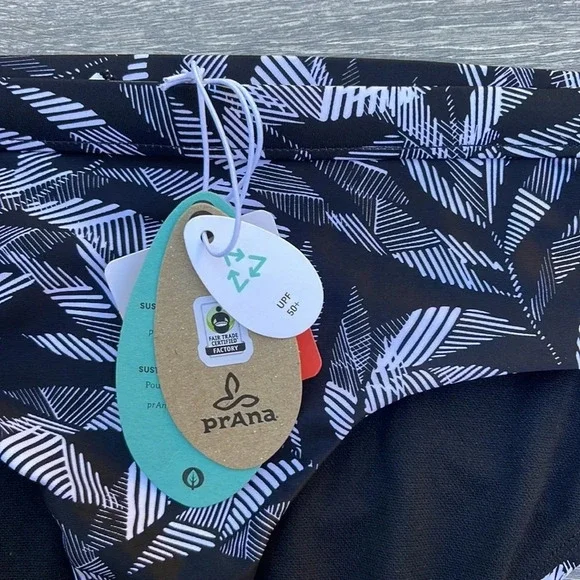 PrAna Marina Top (D-Cup) & Chambra Bottoms, black springtime - Picture 13 of 15